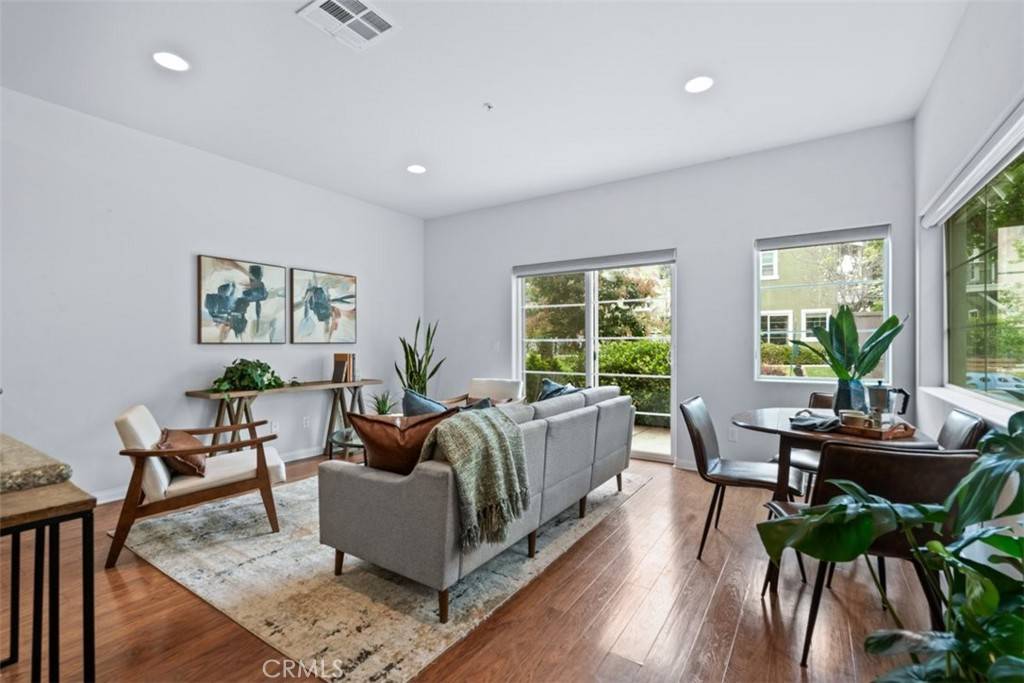 San Luis Obispo, CA 93401,826 Lawrence DR