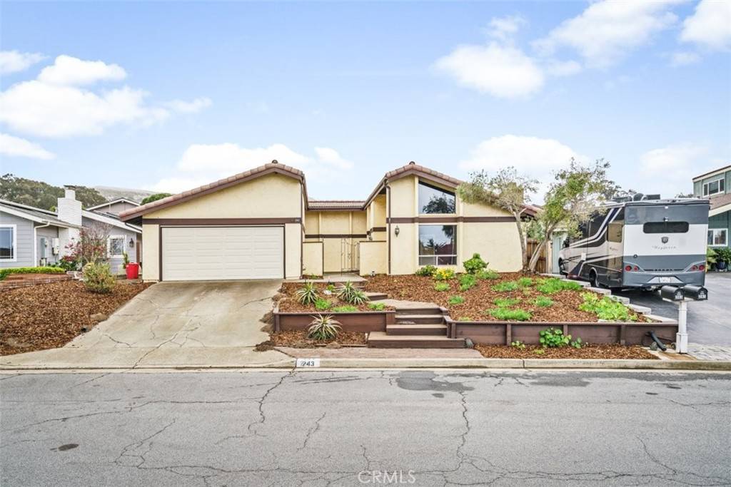 Los Osos, CA 93402,243 Montana WAY