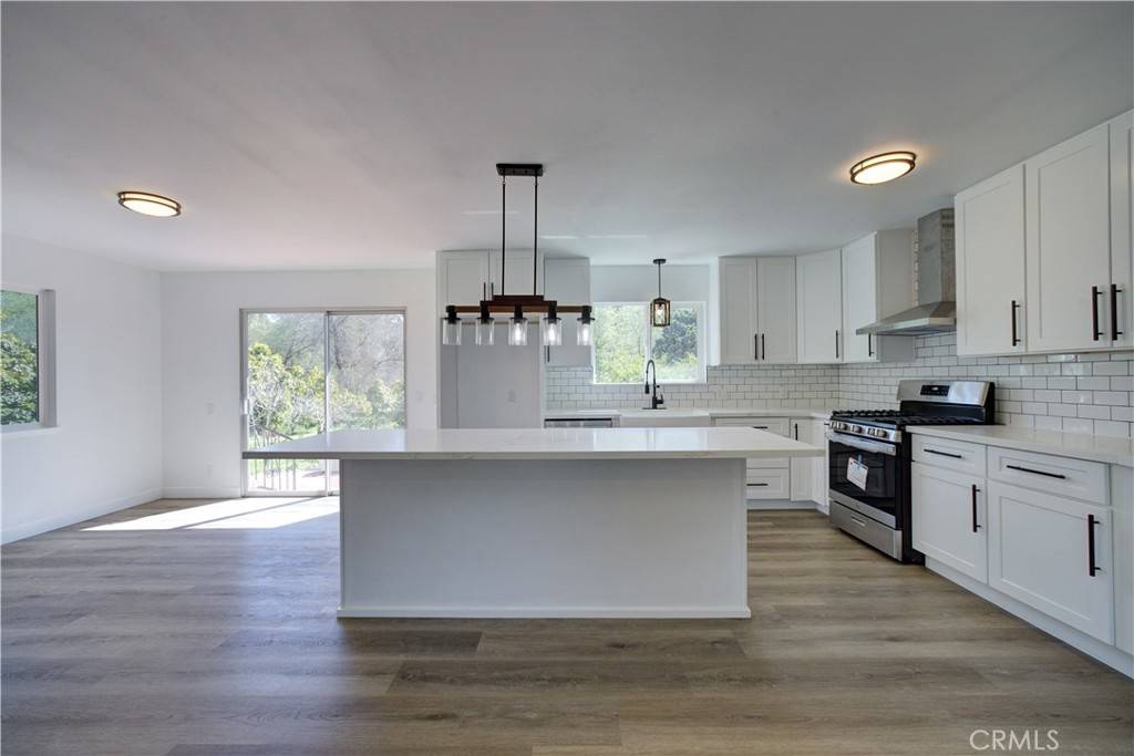 Cambria, CA 93428,1550 Main St