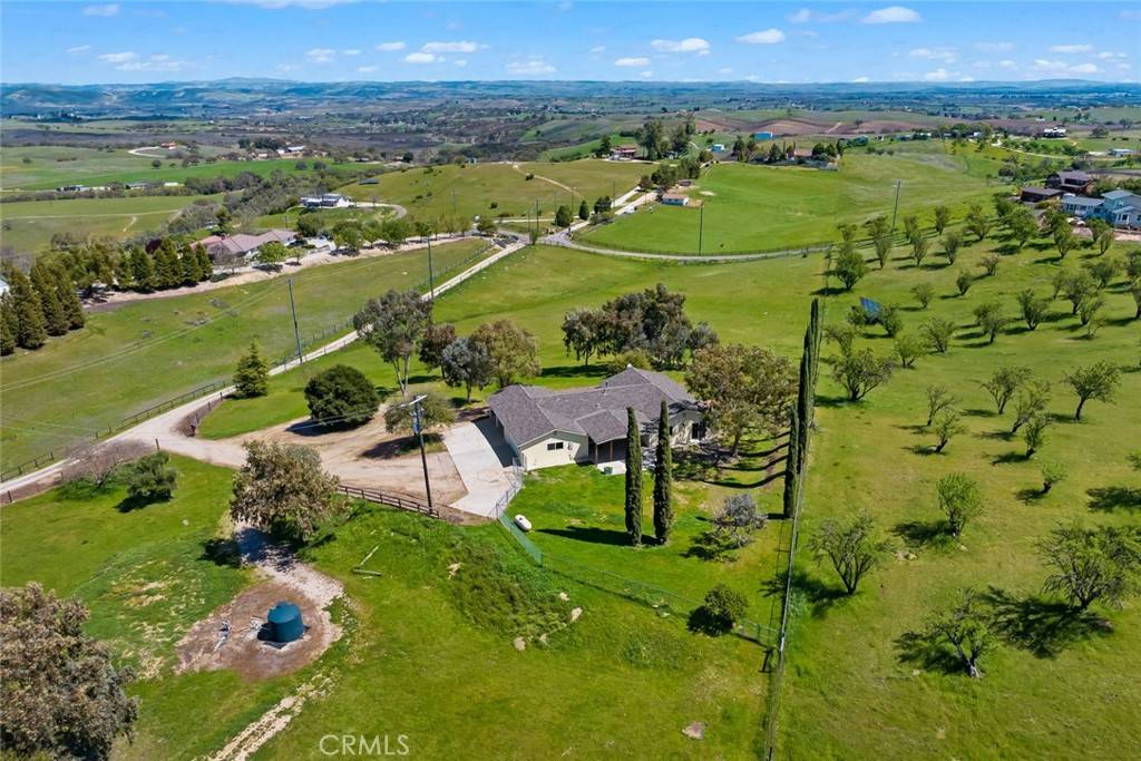 Paso Robles, CA 93446,6095 Vista Serrano WAY