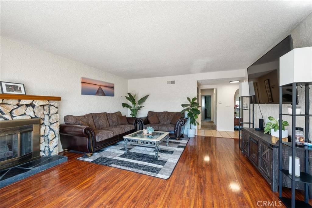 Lompoc, CA 93436,1308 N A ST