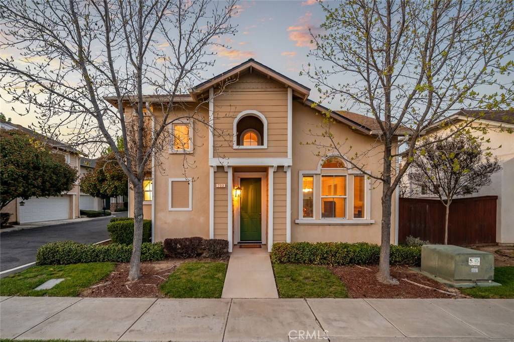 Paso Robles, CA 93446,733 Cottage LN
