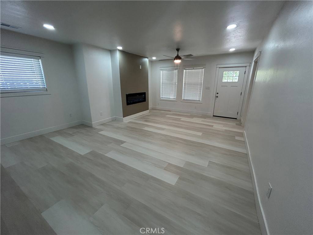 Fresno, CA 93704,561 E Shields AVE