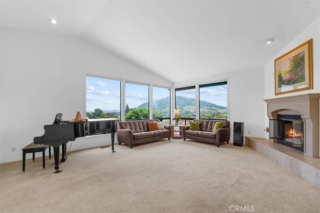 San Luis Obispo, CA 93405,958 Skyline DR