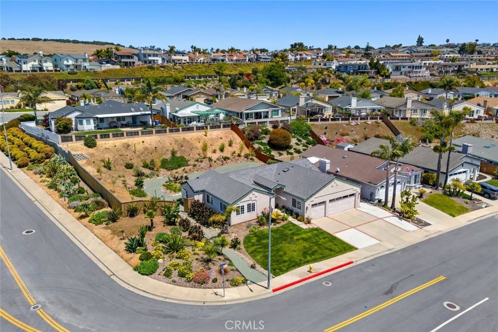 Pismo Beach, CA 93449,289 Irish WAY