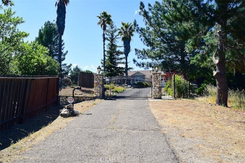 Paso Robles, CA 93446,5 W 12th ST
