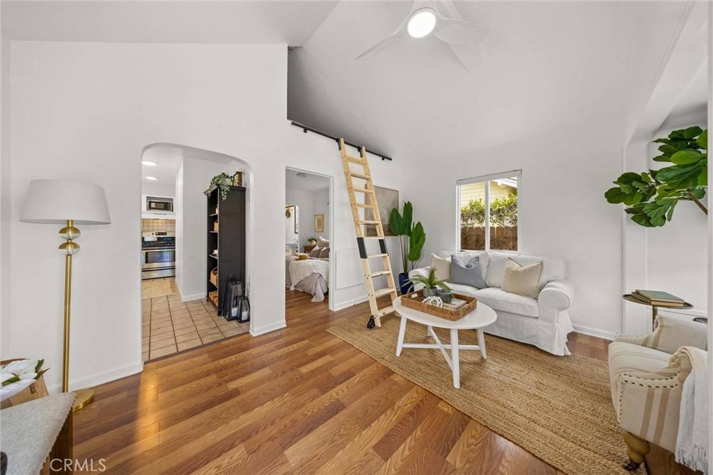 Santa Barbara, CA 93105,2215 Oak Park LN