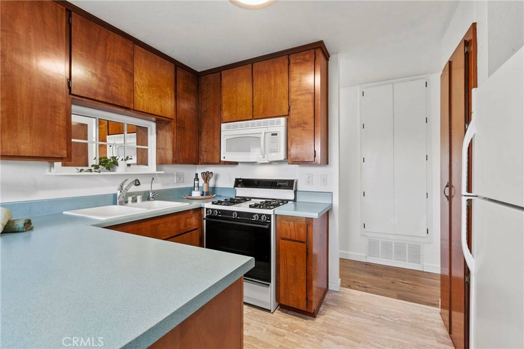 San Luis Obispo, CA 93401,2892 Los Feliz CT #37