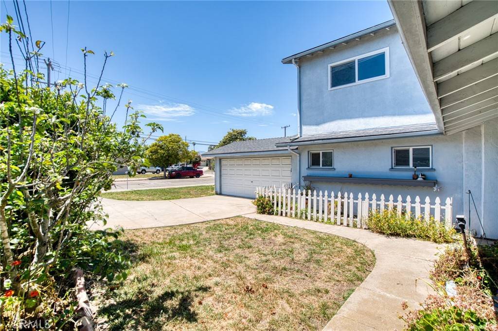 Santa Barbara, CA 93111,740 Walnut LN