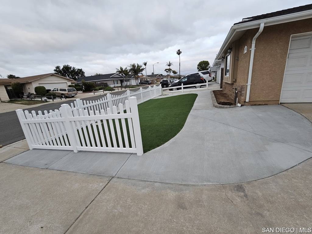 San Diego, CA 92154,1771 Royston DR