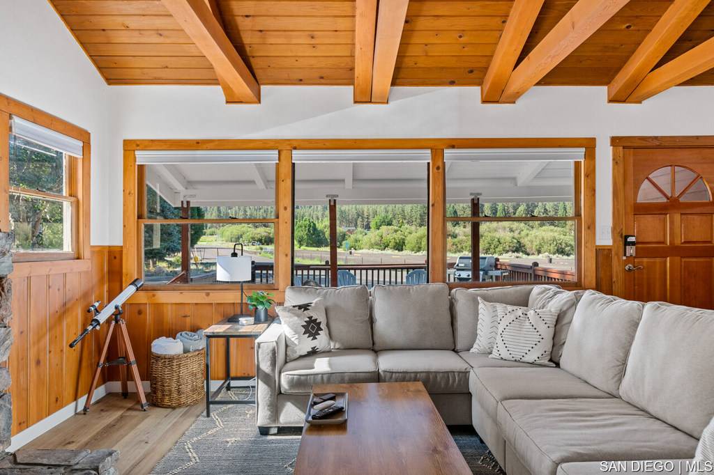 Big Bear, CA 92315,42896 Sonoma DR