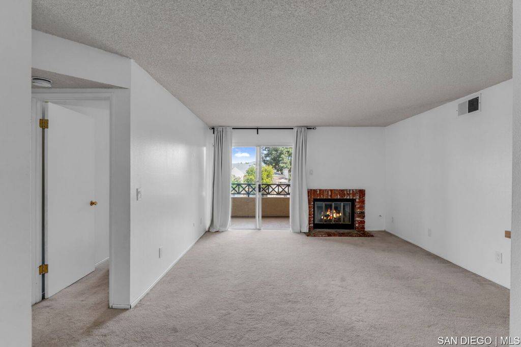 Chula Vista, CA 91913,2081 Lakeridge CIR #UNIT 204