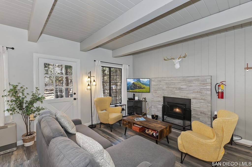 Sugarloaf, CA 92386,762 Vista LN
