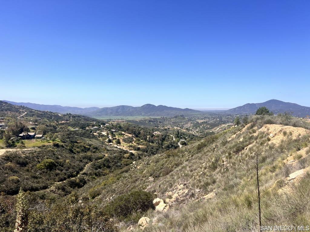 Jamul, CA 91935,15239 Skyline Truck TRL