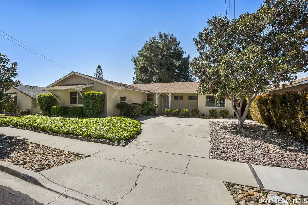 San Diego, CA 92119,8365 Lake Adlon DR