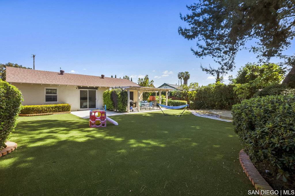 San Diego, CA 92119,8365 Lake Adlon DR