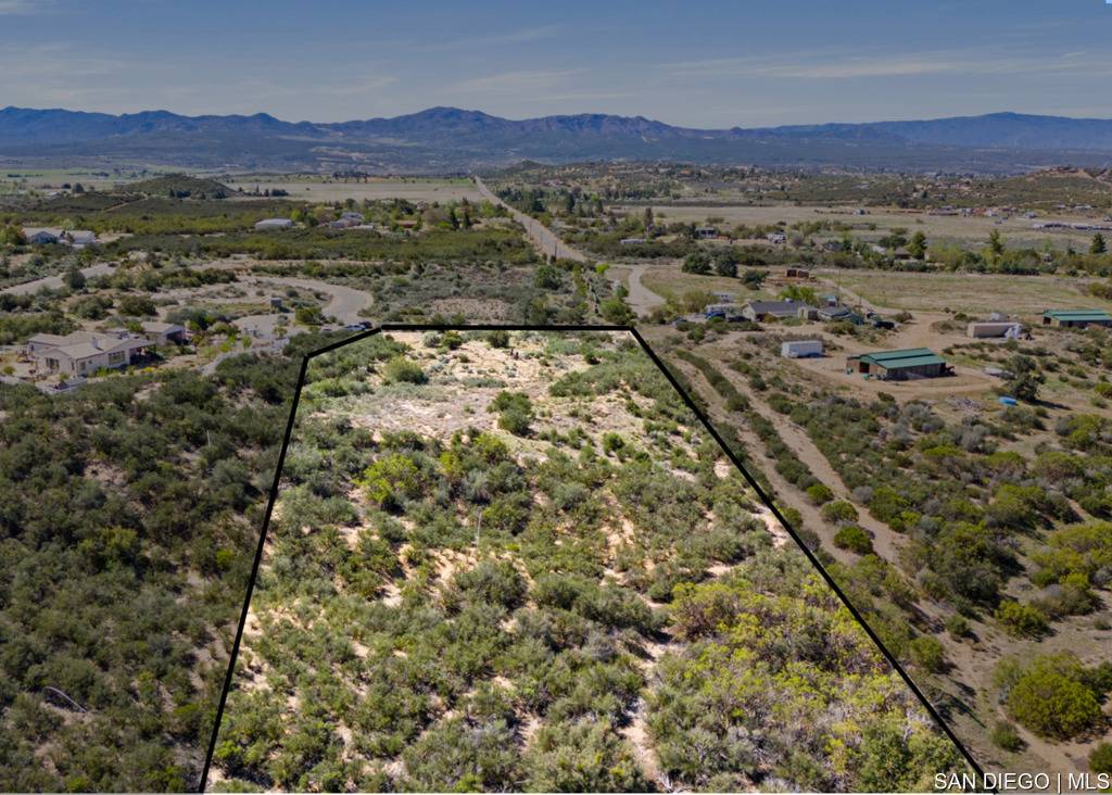 Anza, CA 92539,55001 Roadrunner WAY