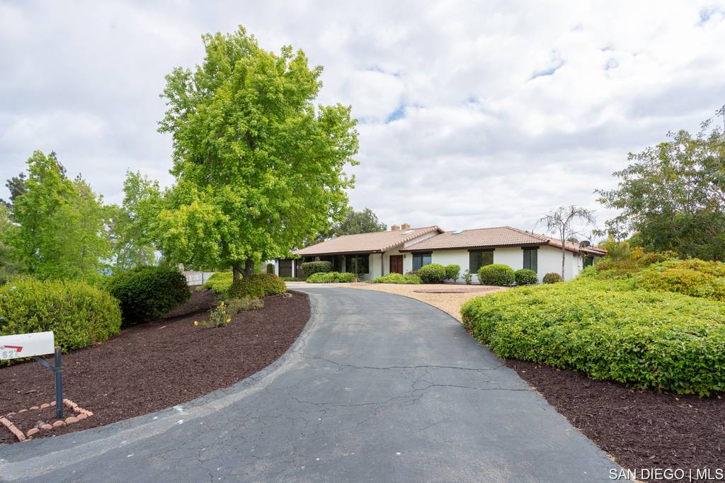 Fallbrook, CA 92028,627 Elm Tree LN
