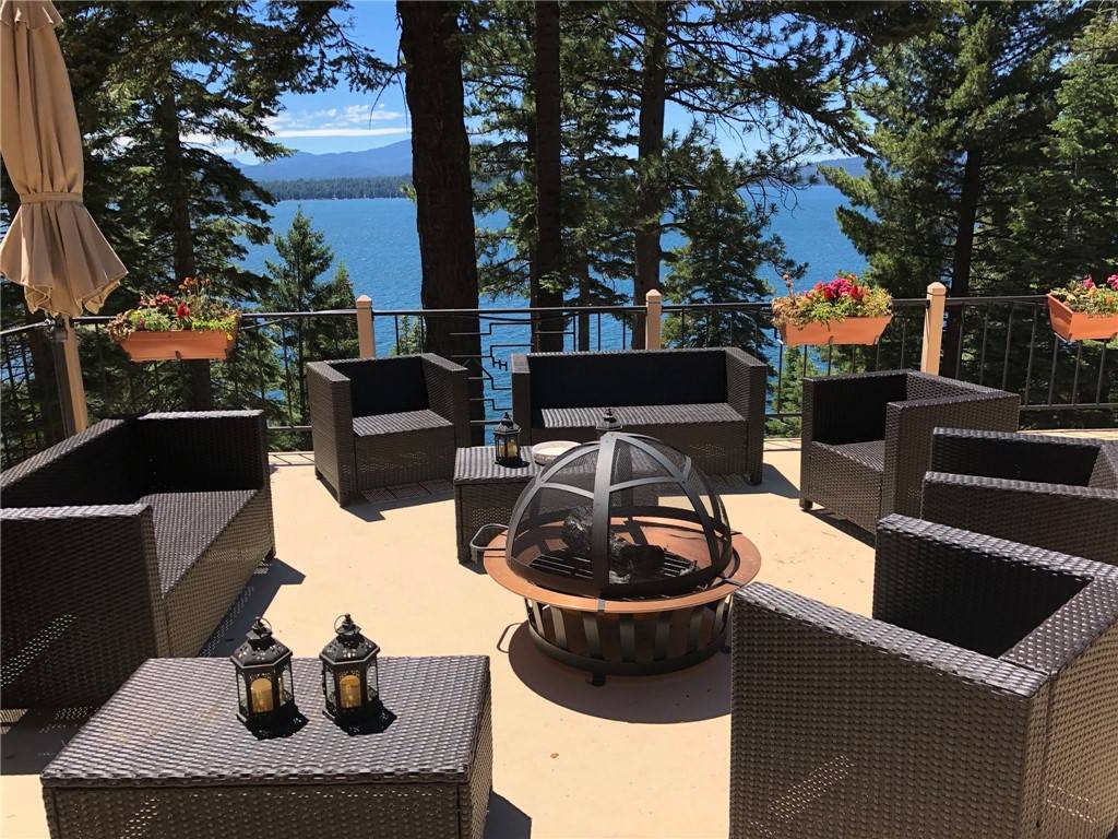 Lake Almanor, CA 96137,929 Lassen View DR