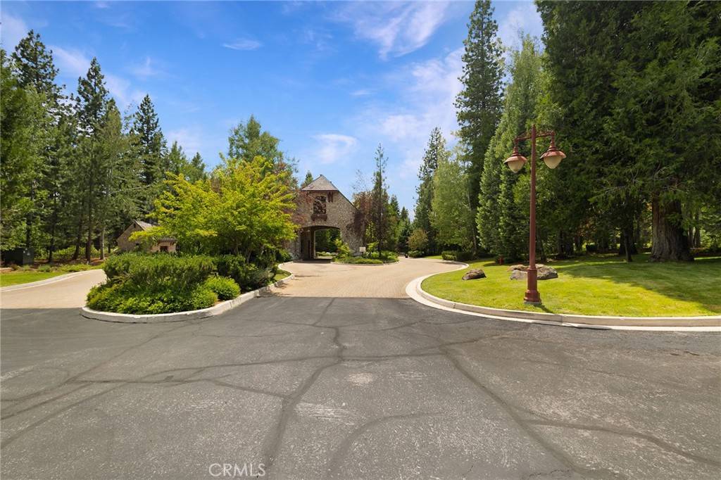 Lake Almanor, CA 96137,208 Blue Fox DR