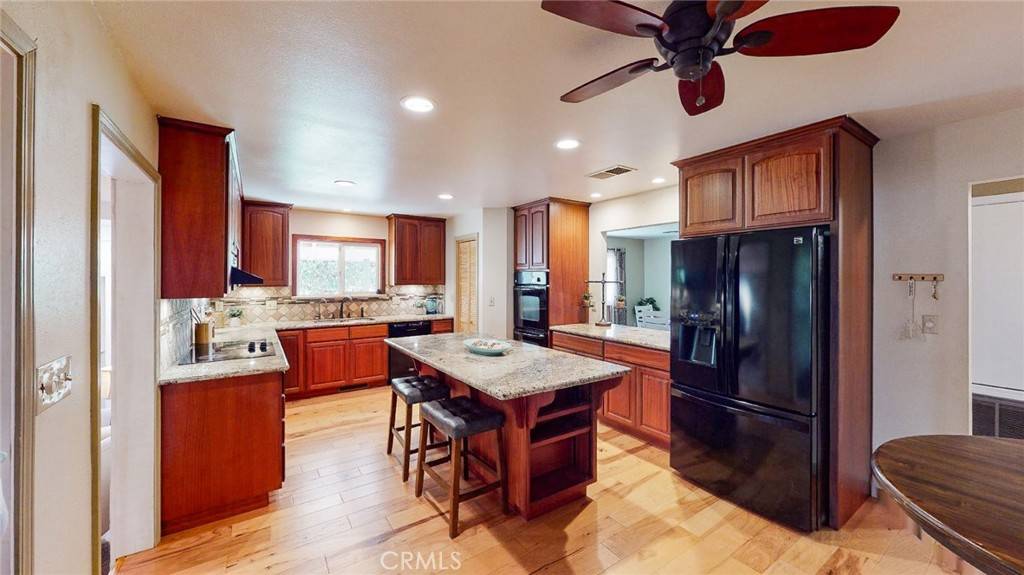 Orland, CA 95963,565 5th Avenue