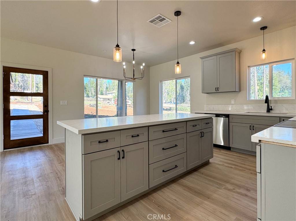 Magalia, CA 95954,6296 Chatham CT