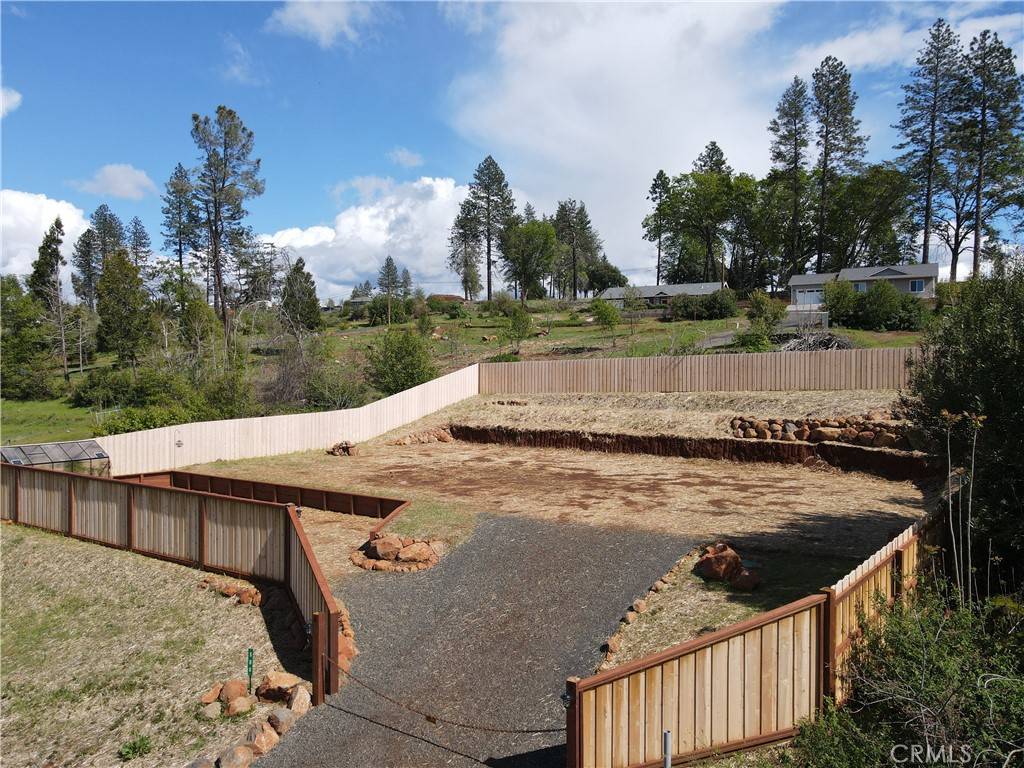 Paradise, CA 95969,506 Iris LN