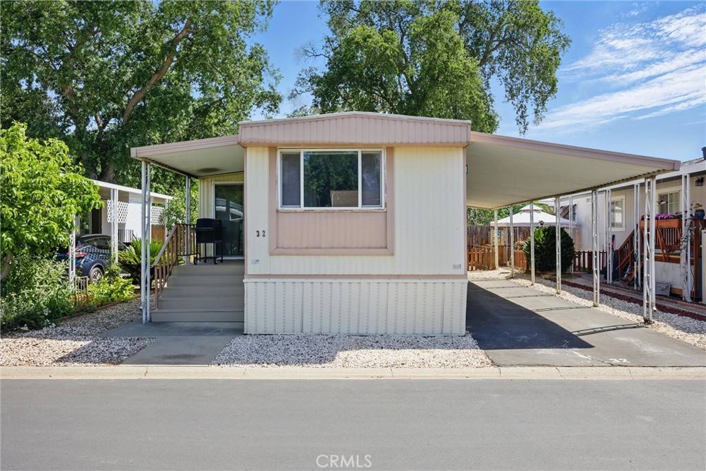 Chico, CA 95973,982 E Lassen AVE #32