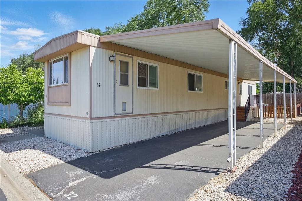 Chico, CA 95973,982 E Lassen AVE #32