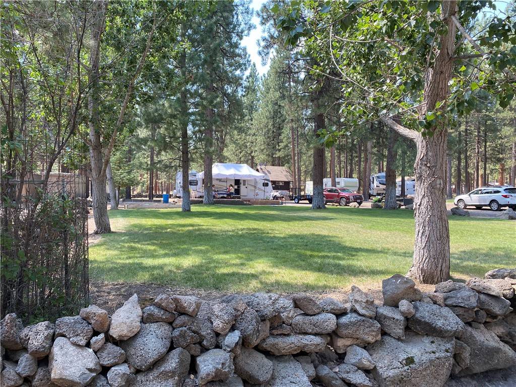 Unincorporated, CA 96130,687790 Chinquepin