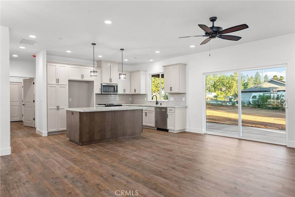 Paradise, CA 95969,576 Roberts RD