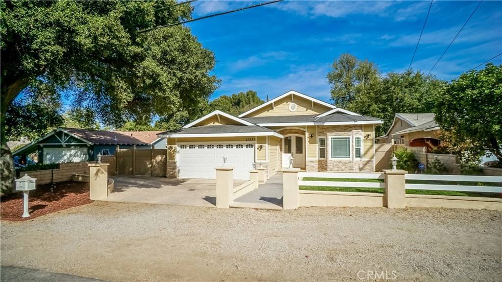 Newhall, CA 91321,23221 Maple ST