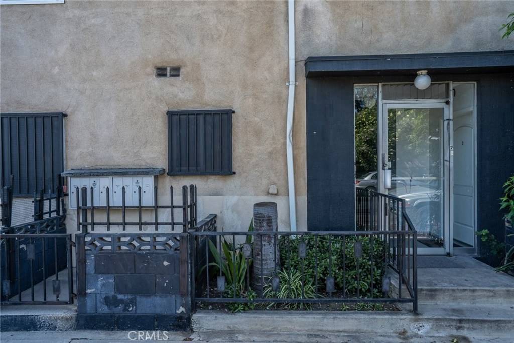 North Hollywood, CA 91605,6861 Hinds AVE #4