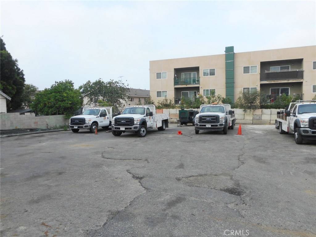 Sylmar, CA 91342,13864 Foothill BLVD