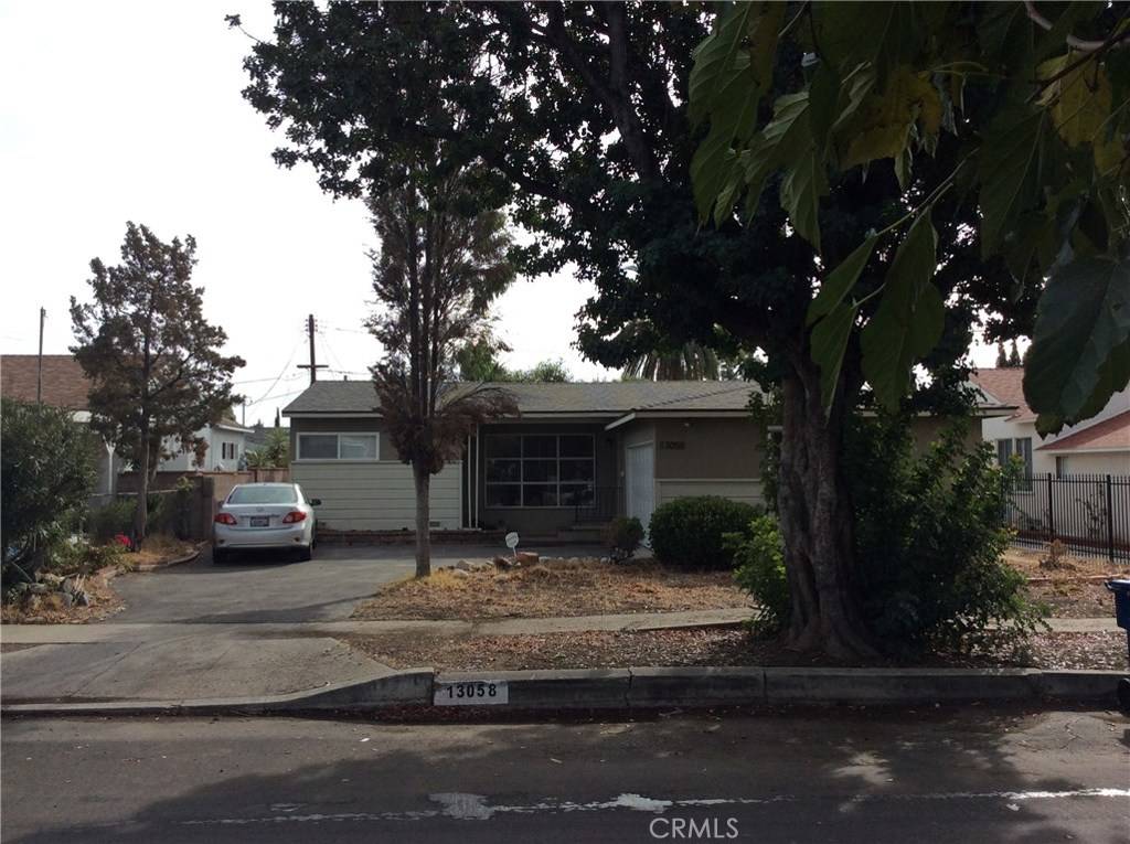 Arleta, CA 91331,13058 Ottoman ST