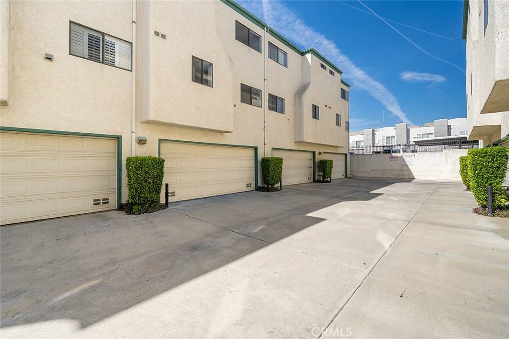 Lakeview Terrace, CA 91342,14325 Foothill BLVD #31