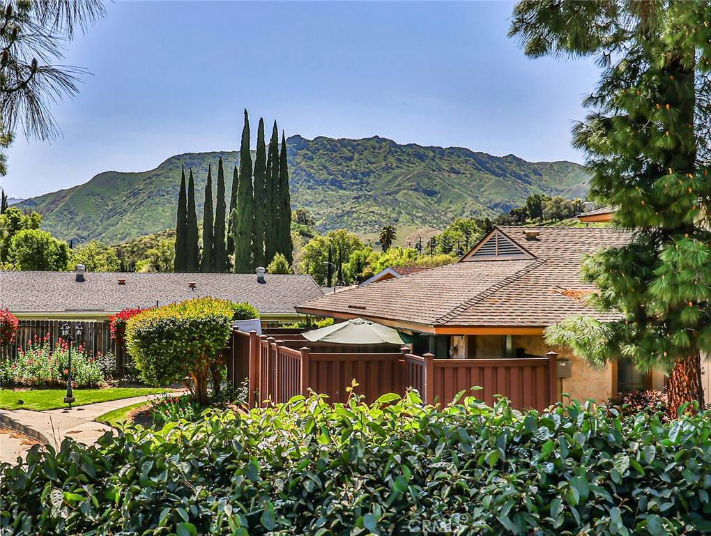 Agoura Hills, CA 91301,28931 Oakpath DR