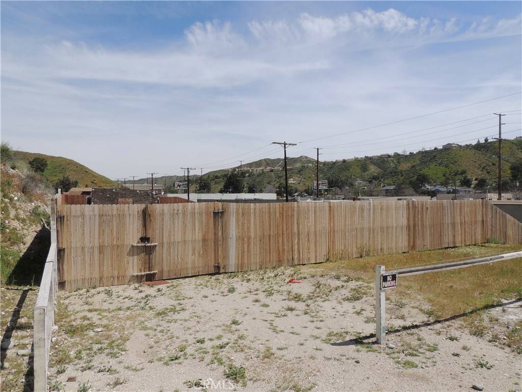 Canyon Country, CA 91351,28314 Hillfield LN