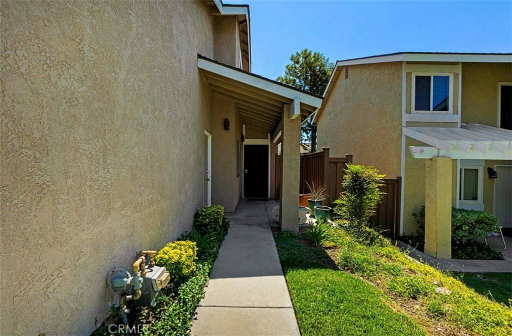 Canyon Country, CA 91387,16662 Minter CT