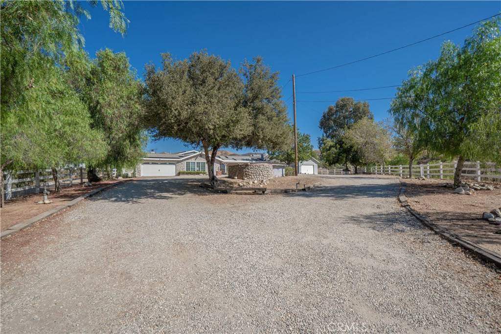 Agua Dulce, CA 91390,32580 Willow LN