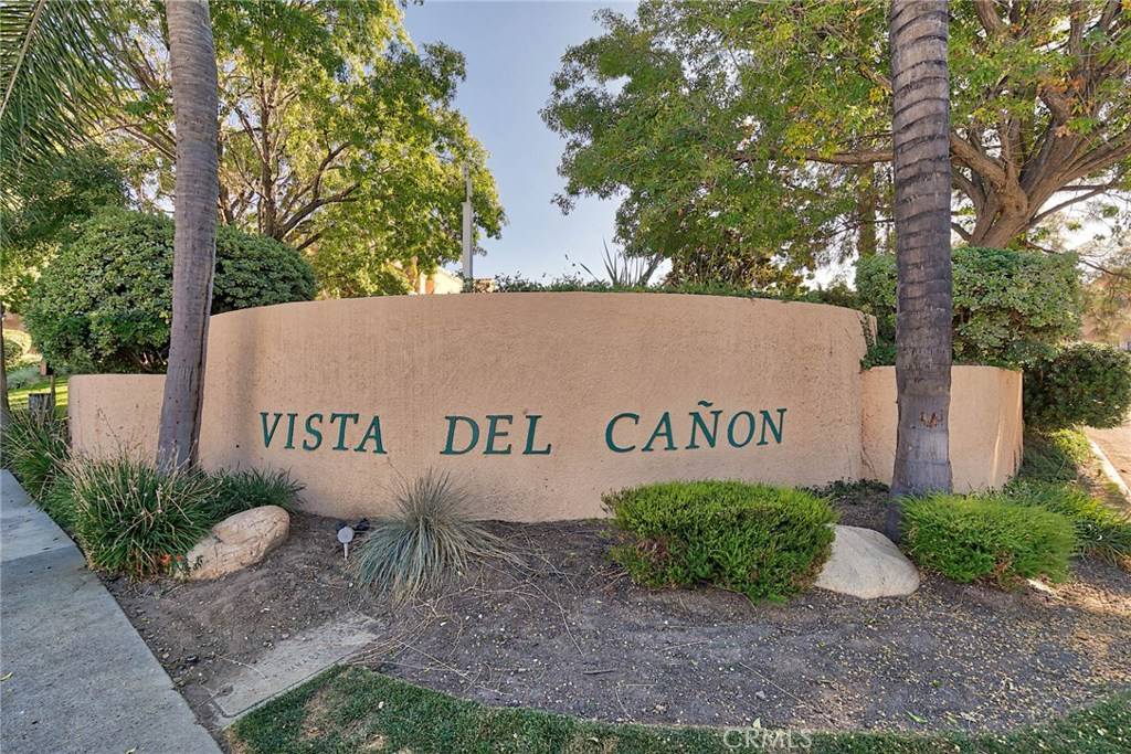 Newhall, CA 91321,18736 Vista Del Canon #A