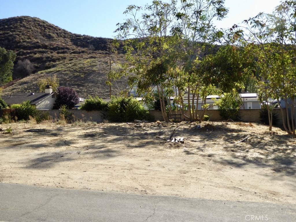 Val Verde, CA 91384,0 Cromwell