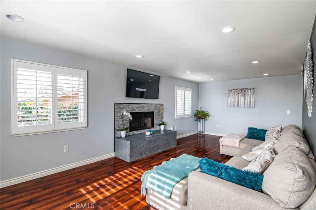 Sylmar, CA 91342,13404 Aldergrove ST