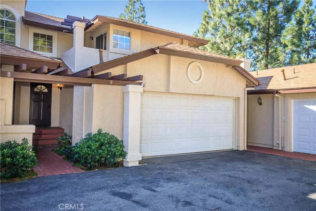 Saugus, CA 91390,22812 Banyan PL #9