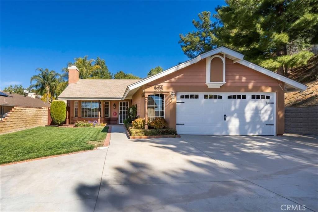 Saugus, CA 91350,27732 Clark CT