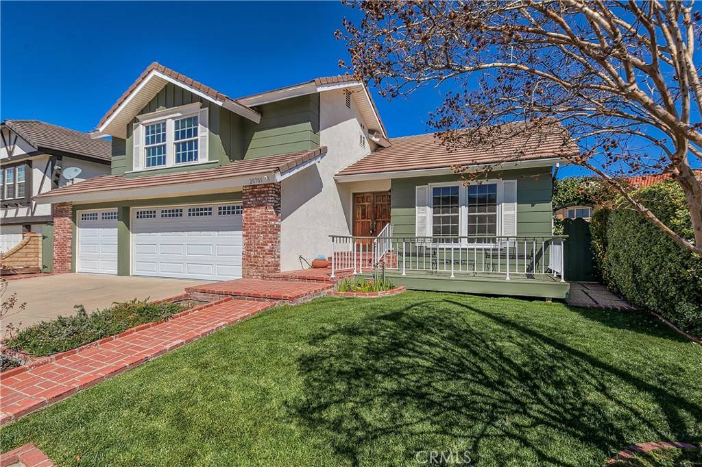 Saugus, CA 91350,20705 Satinwood DR