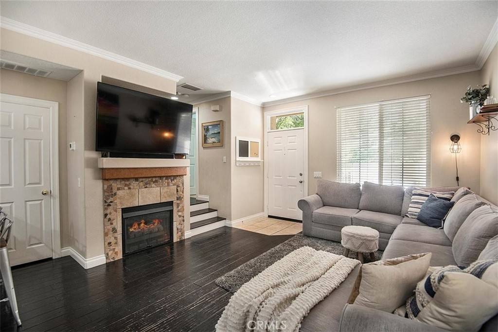 Stevenson Ranch, CA 91381,25540 Schubert CIR #B