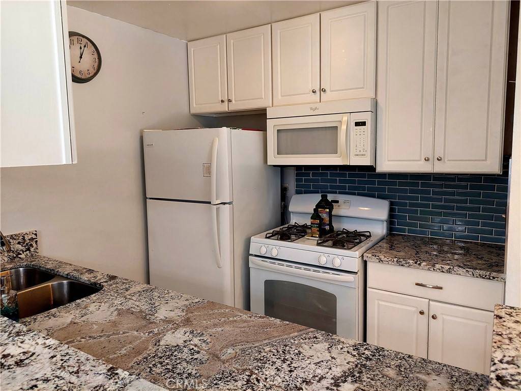Canoga Park, CA 91304,8601 International AVE #128