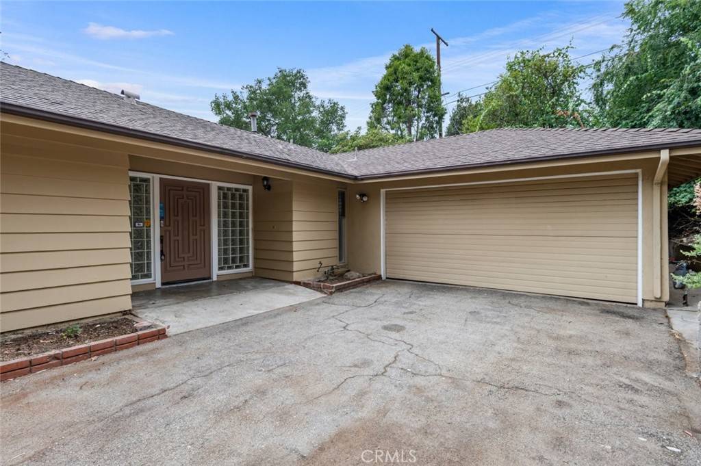 West Hills, CA 91304,8479 Moorcroft AVE
