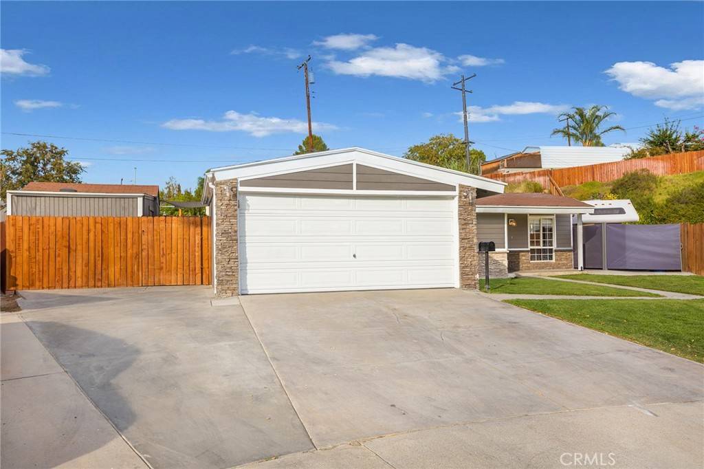 Canyon Country, CA 91351,27730 Foxlane DR